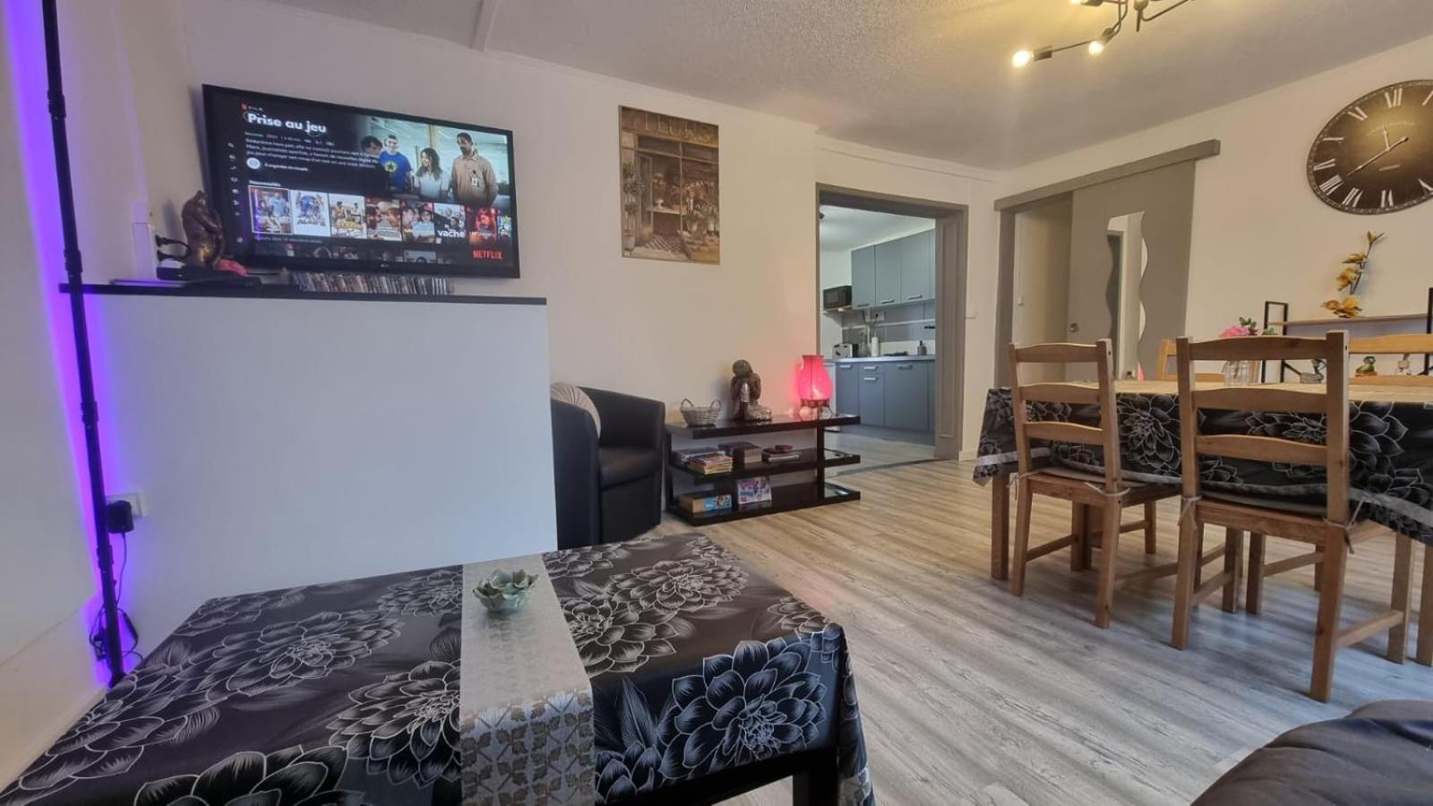 Appartement Rethel - Netflix - Marc & Cecile Ngoại thất bức ảnh